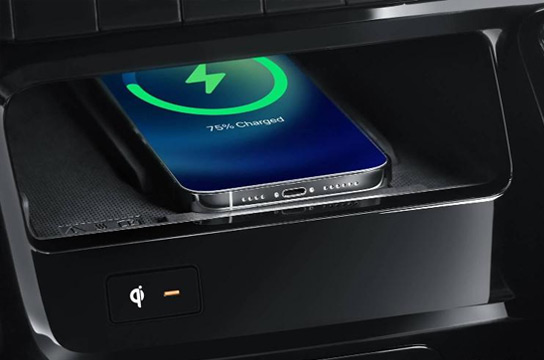 Hyundai Staria - Wireless smartphone charging system