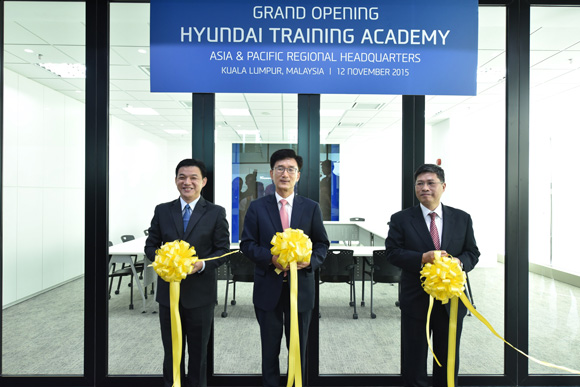 Officiating the Opening of the Asia Pacific Hyundai Training Academy are L to R Mr Lau Yit Mun, Mr Park Sang-Min and Mr Dennis Ho