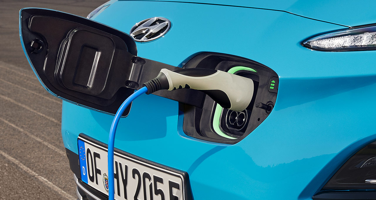 64 kWh battery Normal Charging - When connected to a public AC charging station, it take approximately 7 h 30 min to charge the long-range 64kWh battery pack from 0-100% state of charge (SOC).