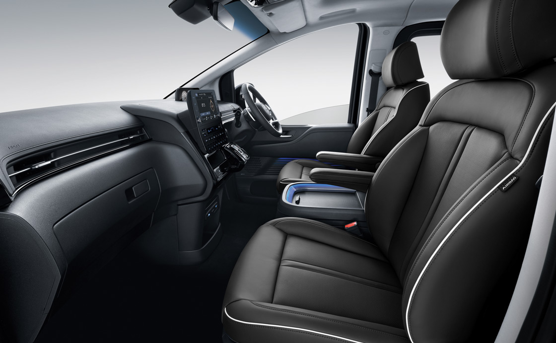 Hyundai Staria 10 Seater - Black monotone interior