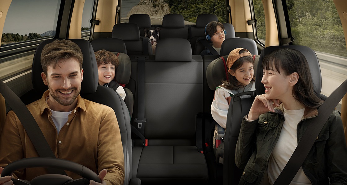 Hyundai Staria 10 Seater